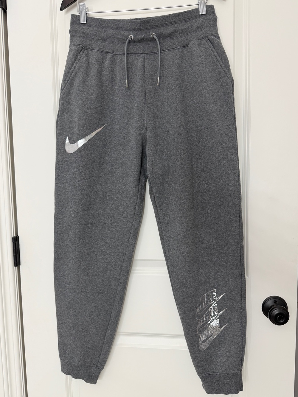 Women’s Nike Jogger Sweatpants Dri-FIT Logo Sweatpants Heather Gray